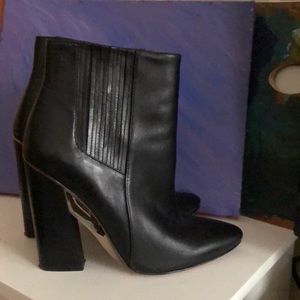 BCBG MaxAzria Heel Ankle boots worn twice!